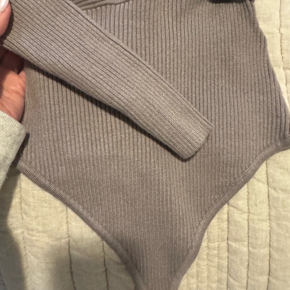 NWOT! Abercrombie & Fitch LuxeLoft Wrap Sweater Bodysuit - S - Picture 3 of 11
